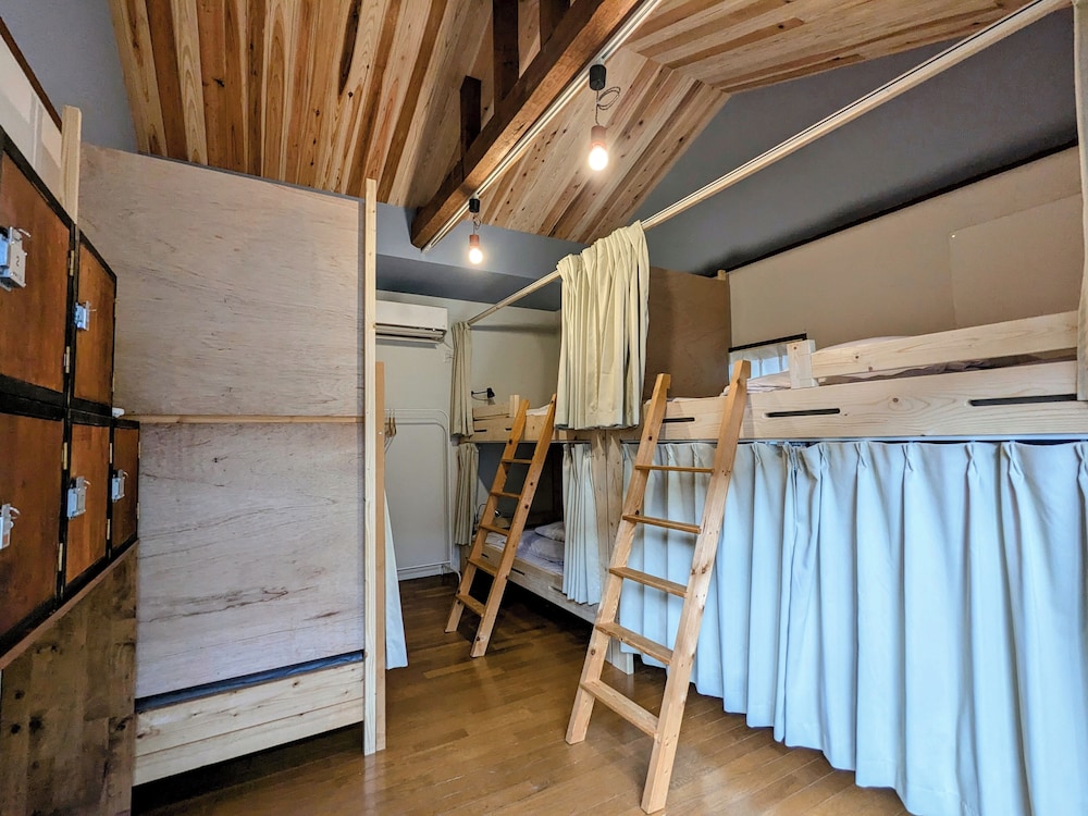 MIXED DORM, ECONOMY
