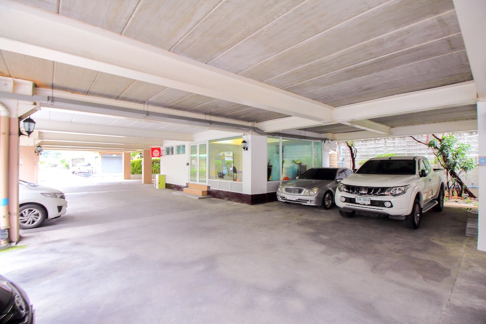 Capital O 411 Grandview Condo 15 53/58