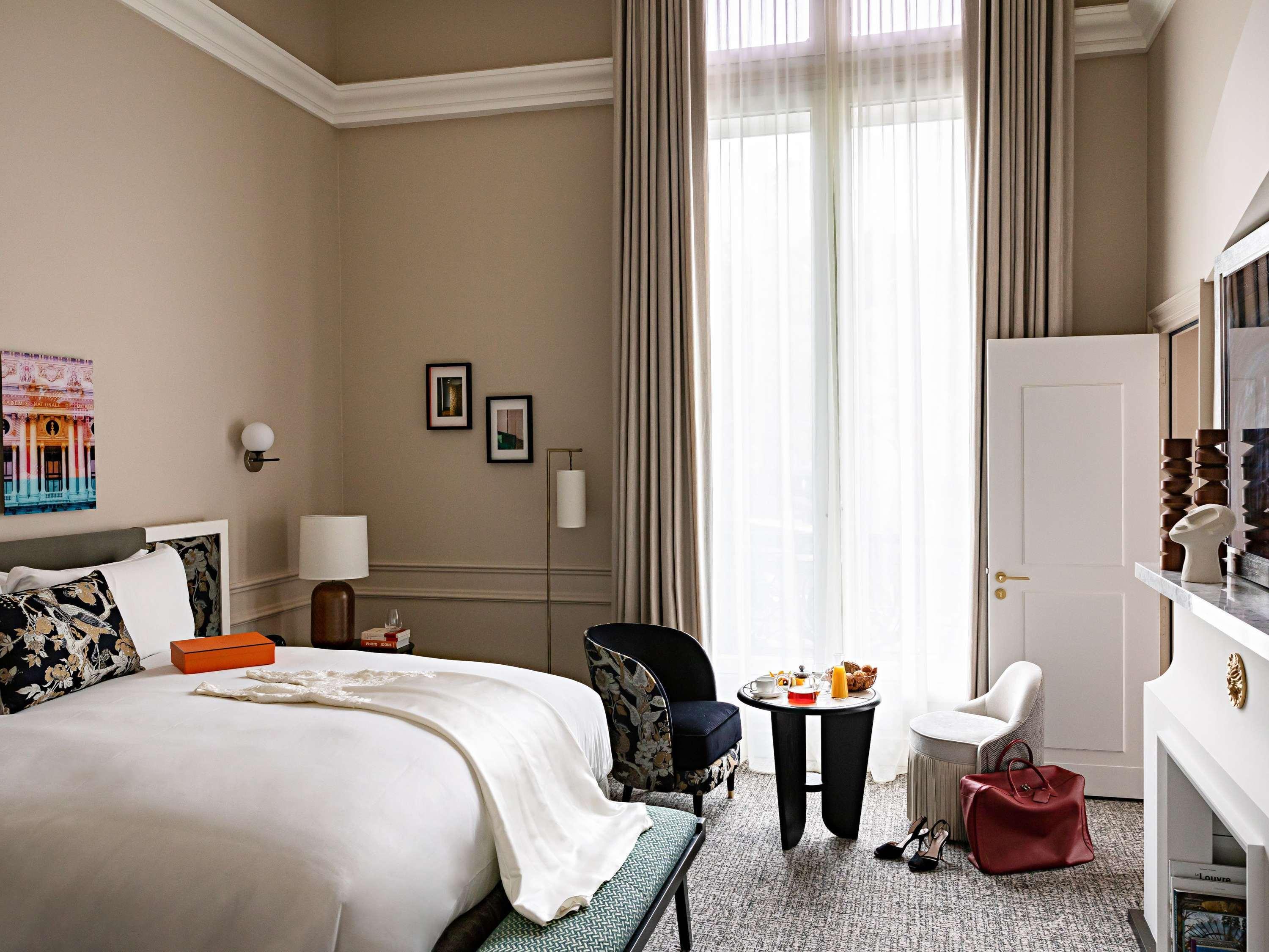 2 Bedrooms, Opera, Family Suite, King and Twin Beds, Living Area, Large