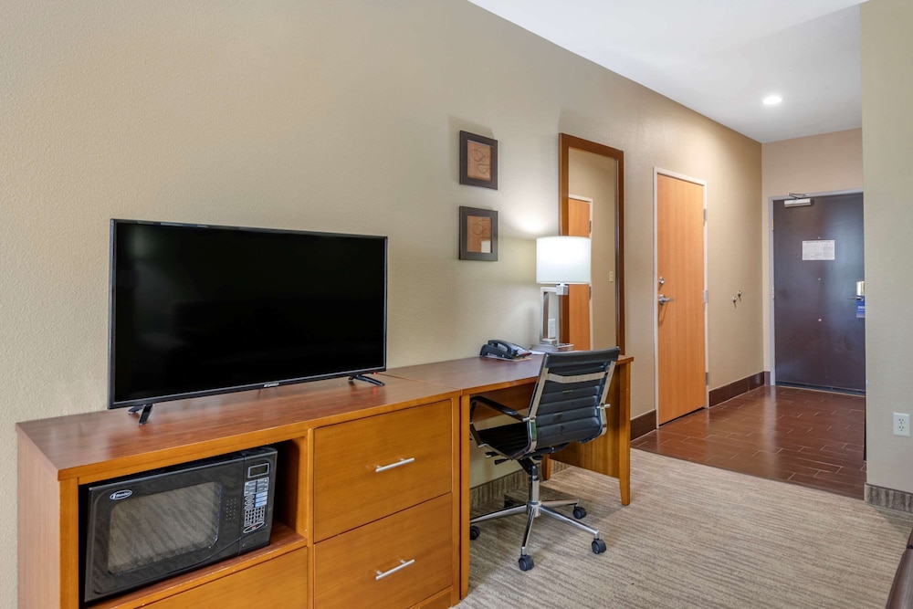 Comfort Suites Lubbock TX 37/43