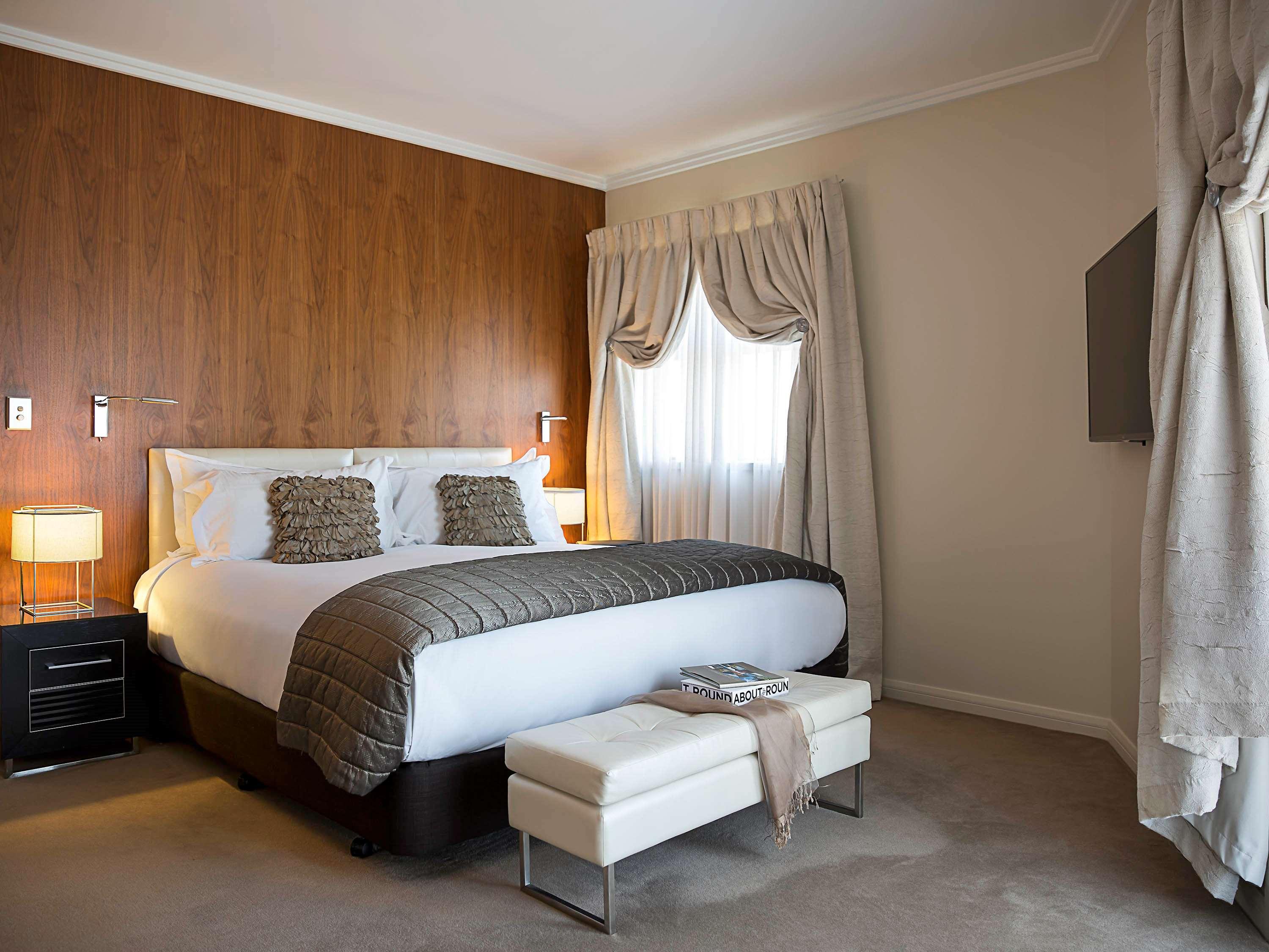 SUPERIOR, 2 DOUBLE BEDS, FRENCH BALCONY, JETTED TUB