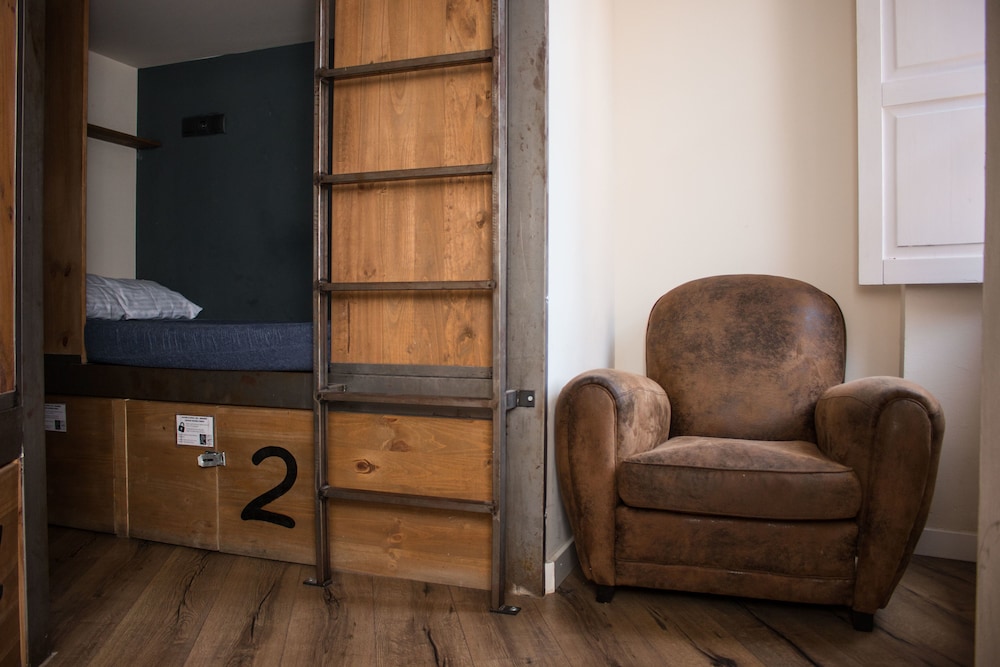 Black Swan Hostel Sevilla 45/62