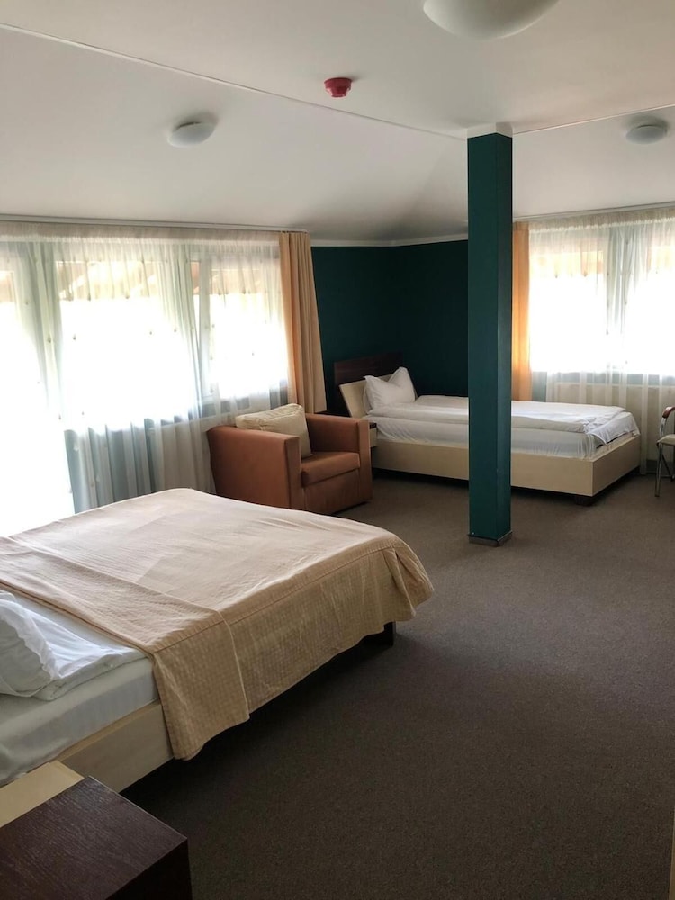 Hotel Baneasa Parc 4/35