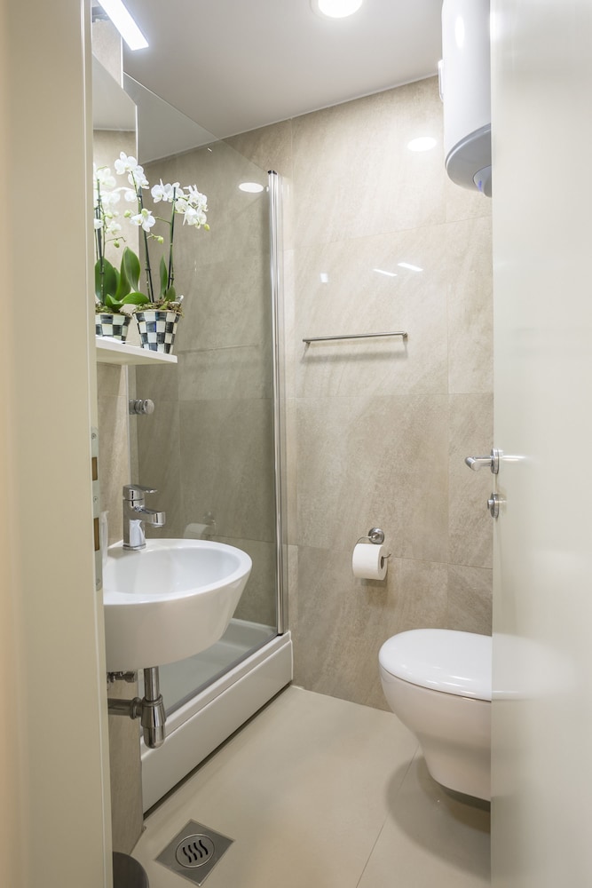 Centro Di Centri Rooms 71/77