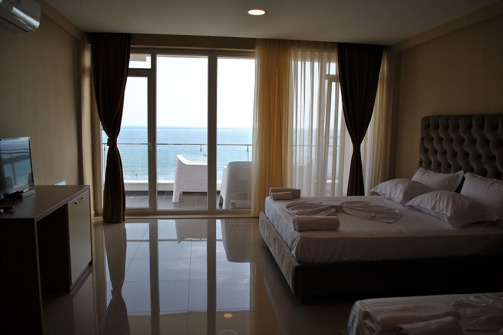 Hotel Frojd 7/22