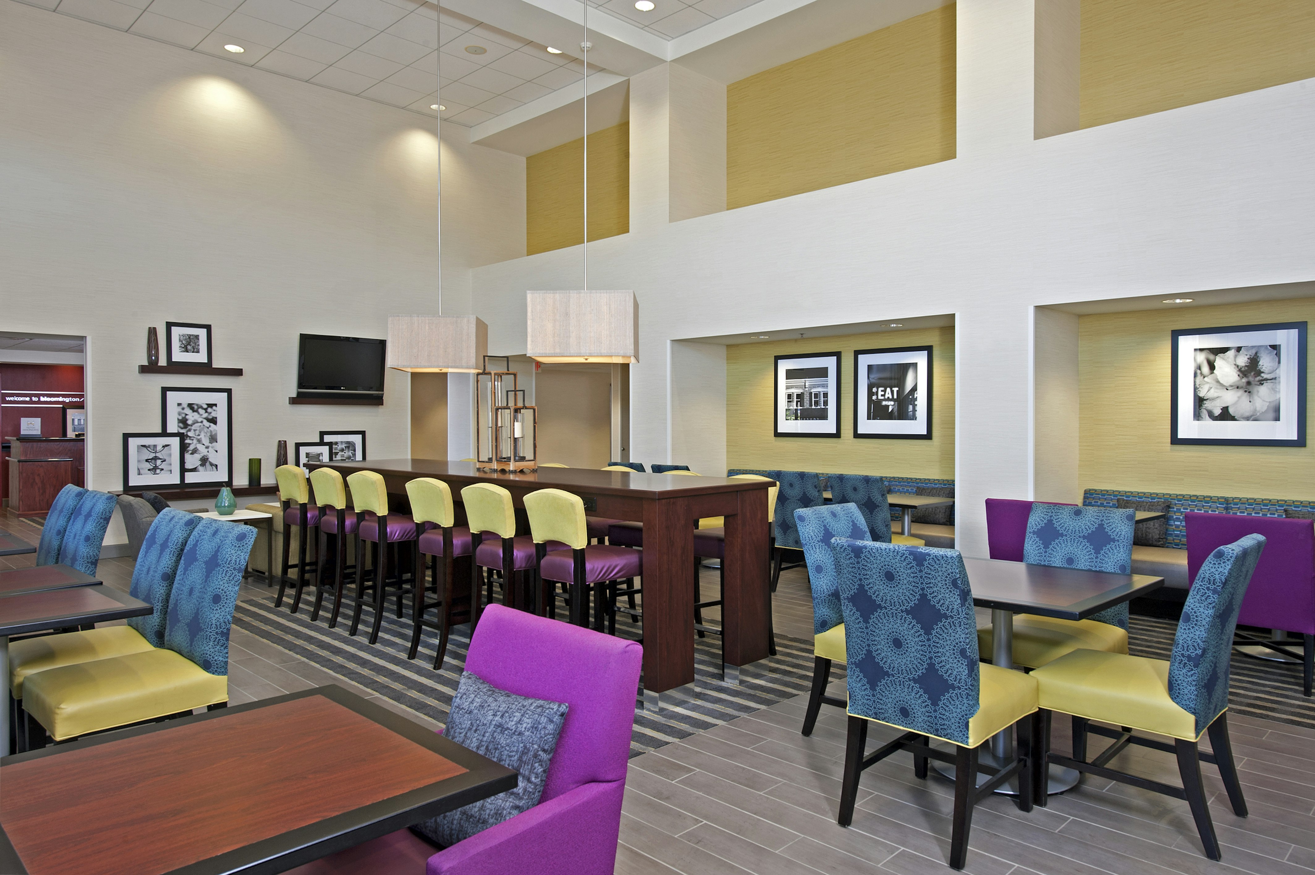 Hampton Inn Suites Bloomington Normal 33/48