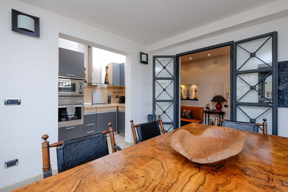 Amazing Penthouse by Caracalla 32/40