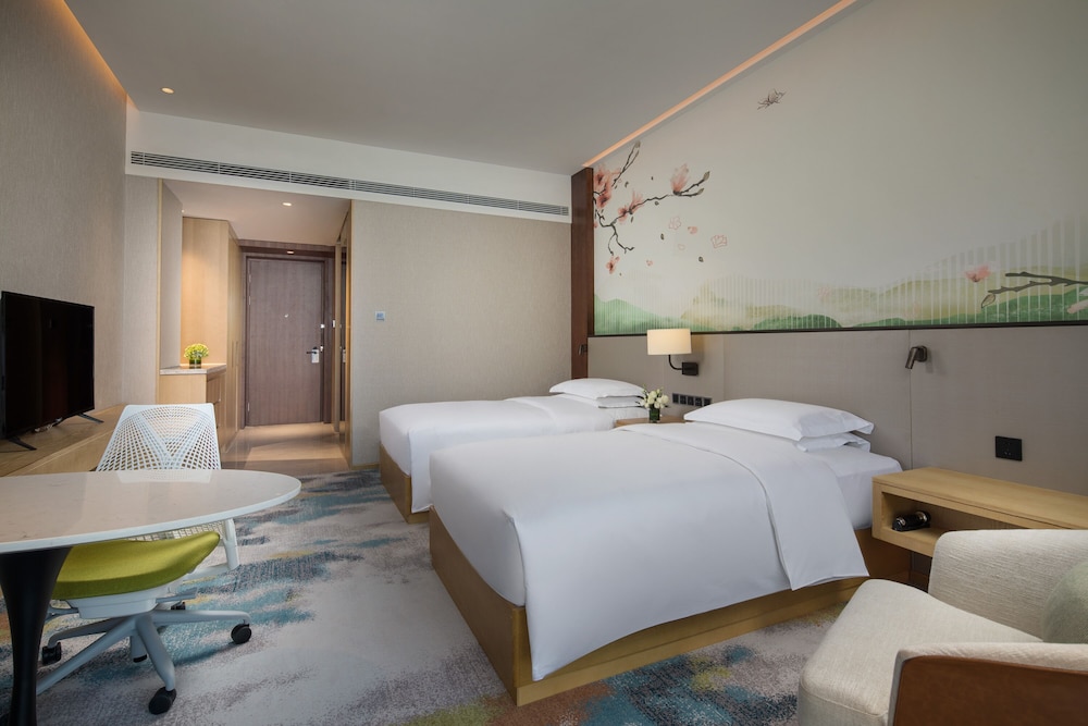 Hilton Garden Inn Nujiang 10/27