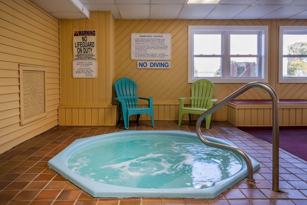 Ramada by Wyndham Groton 7/58