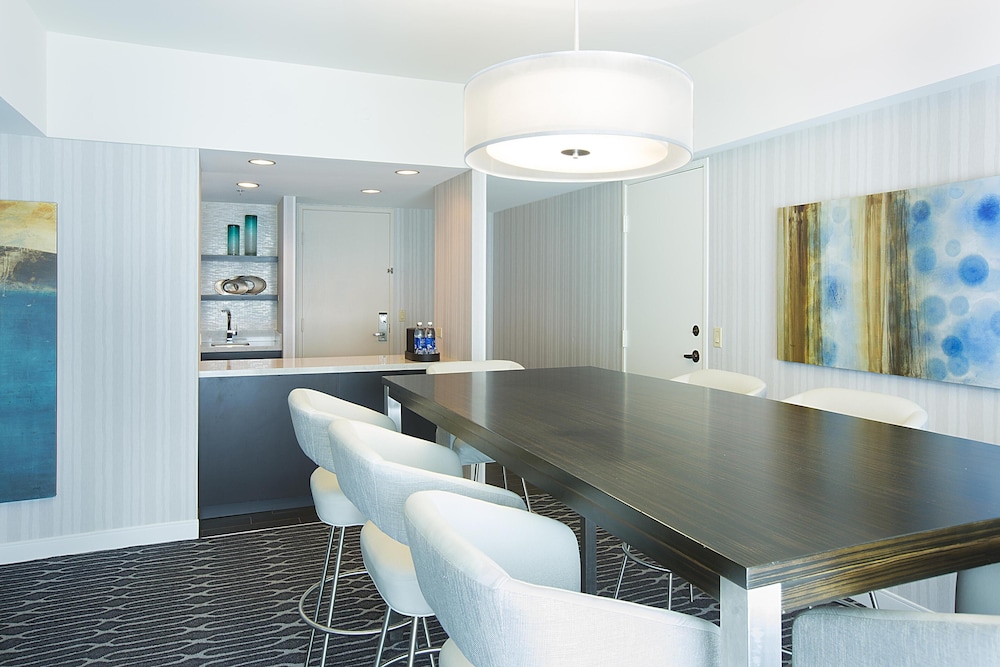 Manchester Grand Hyatt San Diego 32/70