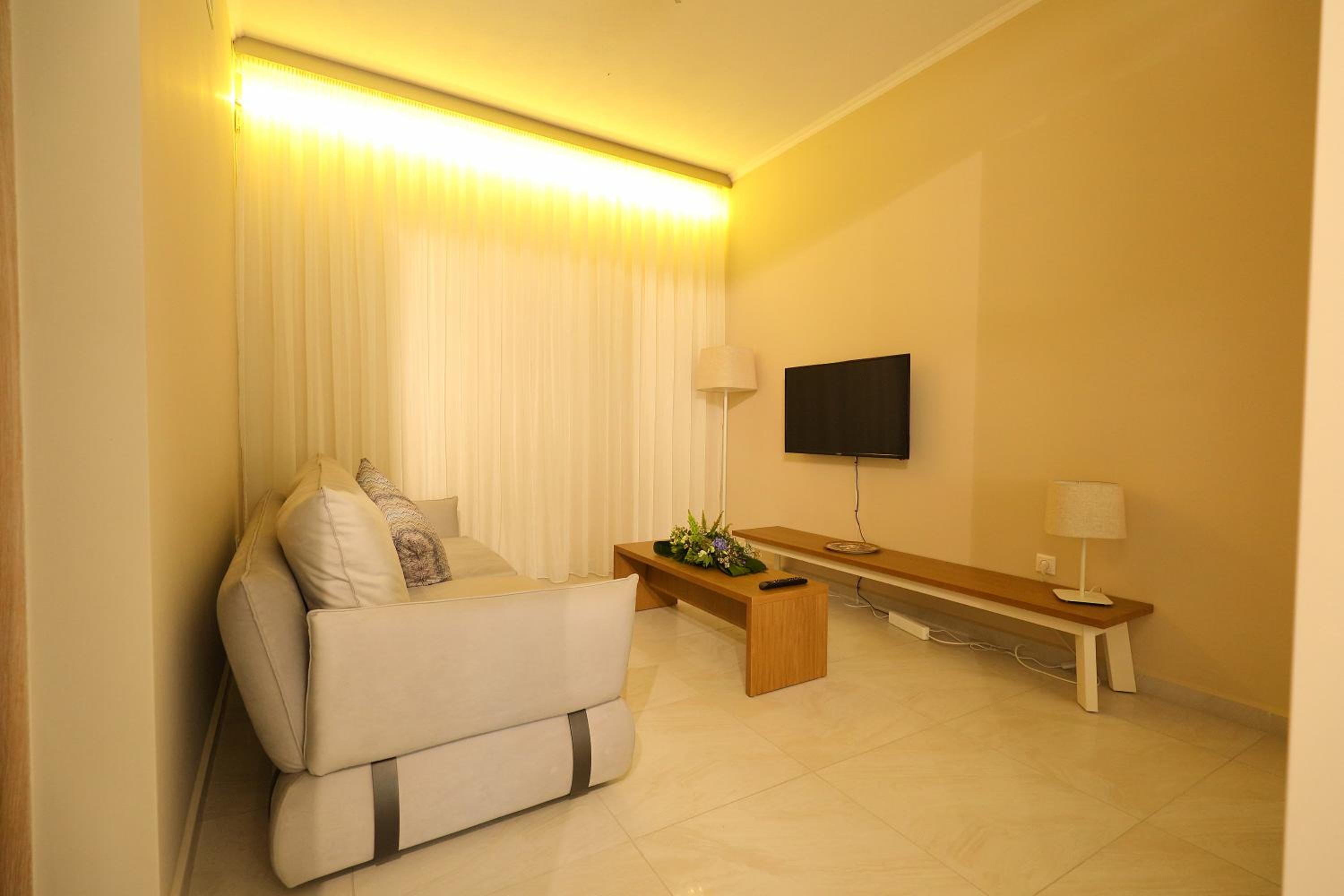 Artemis Plaza 66/76