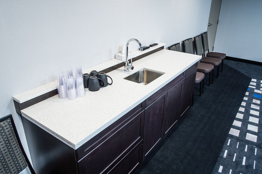 Western Star All Suites Signature Hotel 34/66