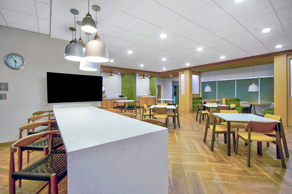 Fairfield Inn & Suites by Marriott Cincinnati North 18/29