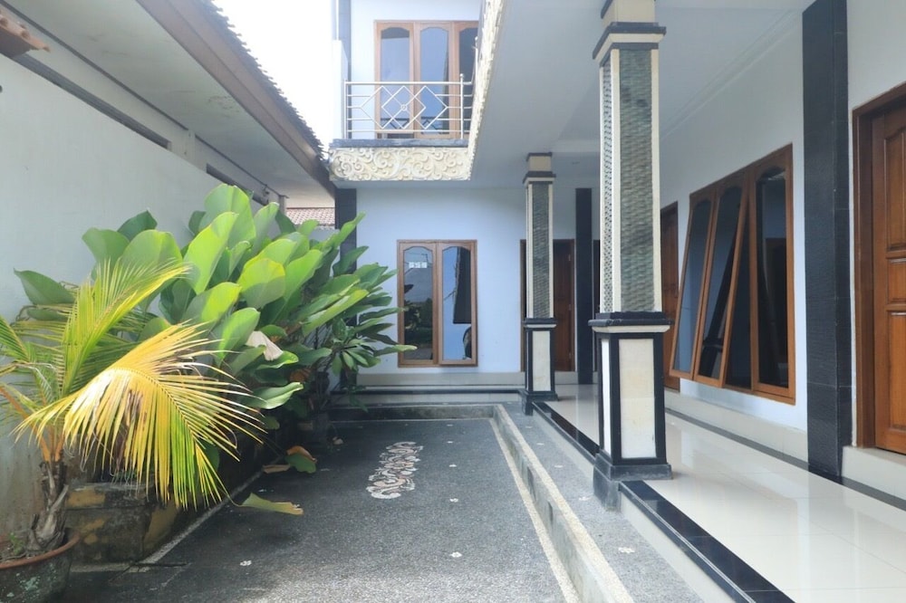 Hotel Gianyar 56/59