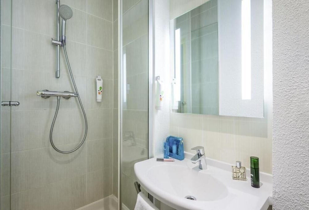 Ibis Styles Paris Jardin de la Villette 50/53