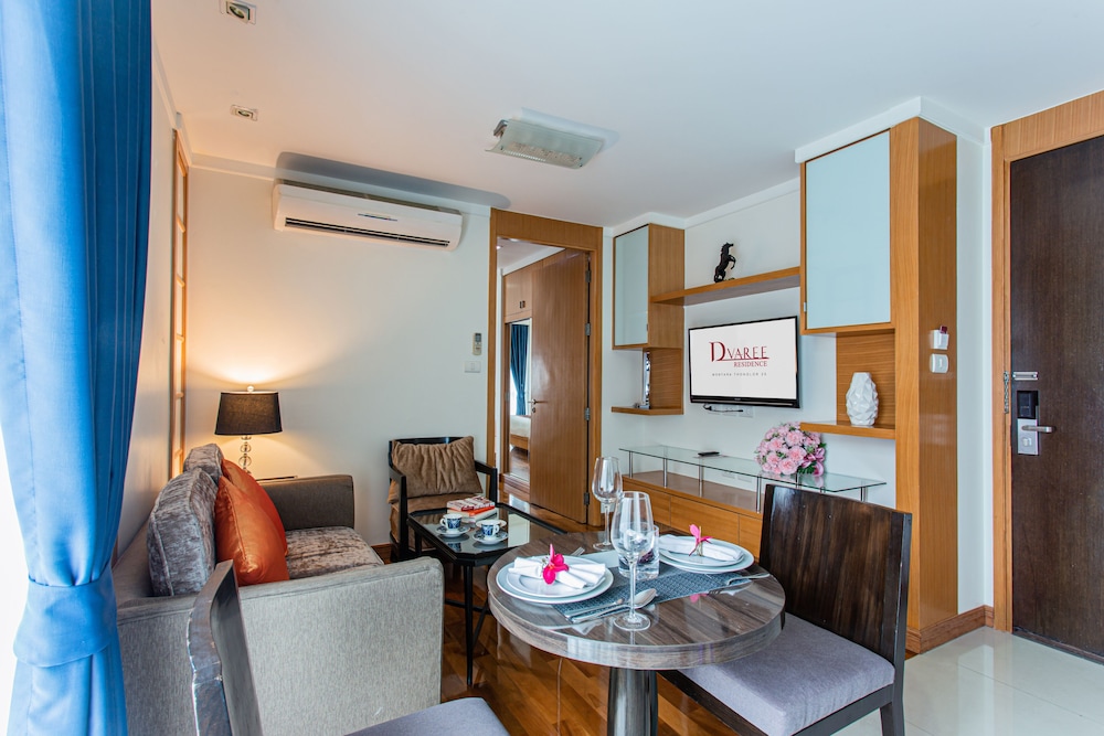 D Varee Montara Thonglor 25 55/70