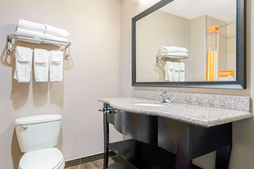 La Quinta Inn & Suites by Wyndham McAlester 20/45