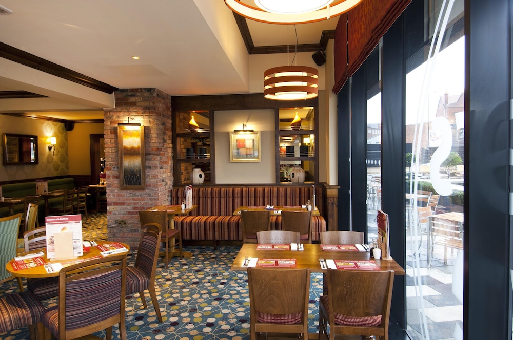 Premier Inn Walsall Town Centre 27/31