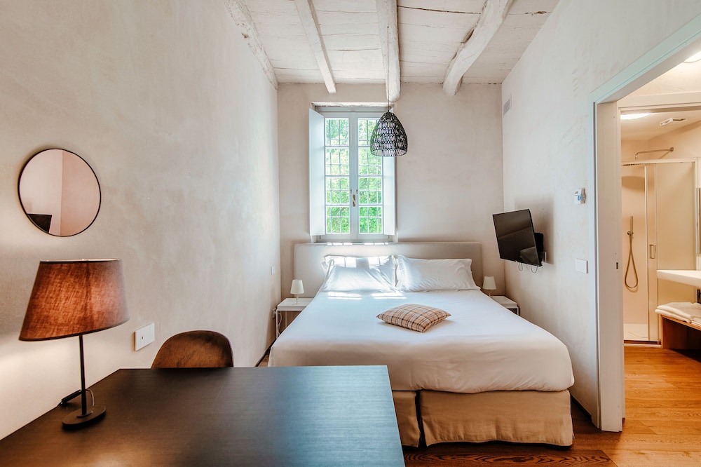 Dandelion Como Suites & Park 22/63