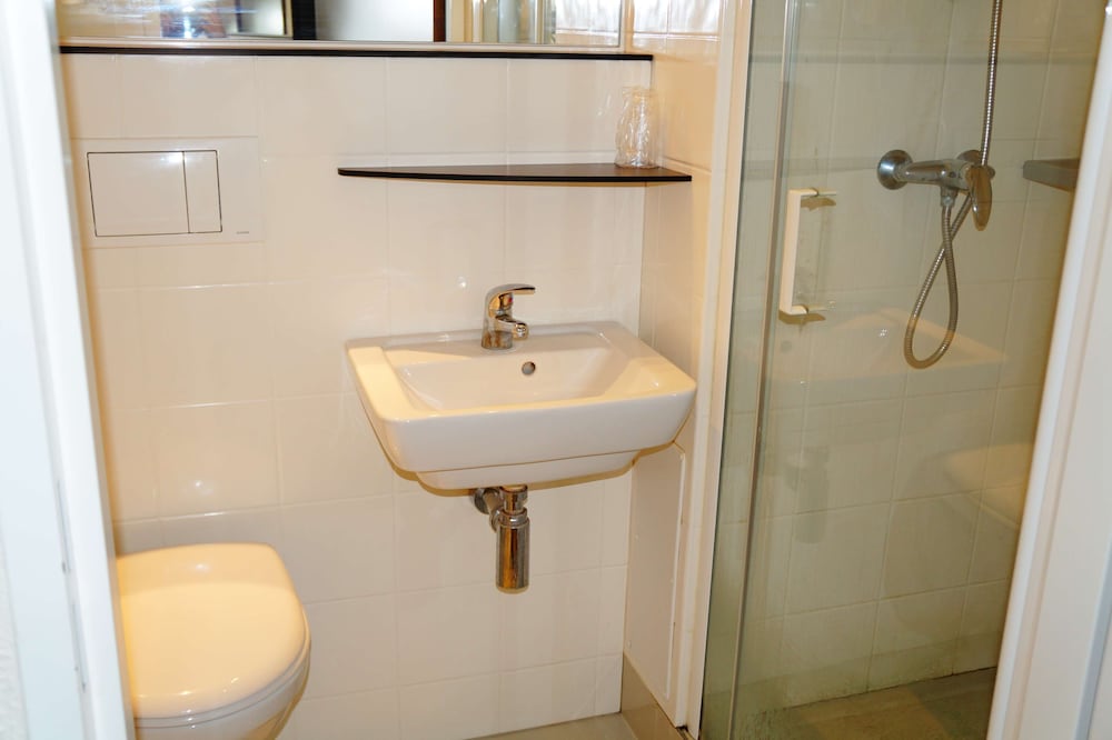 غرفة قياسية بثلاثة أسرّة، Hotel Premiere Classe Sens Nord Saint Clement 5/5