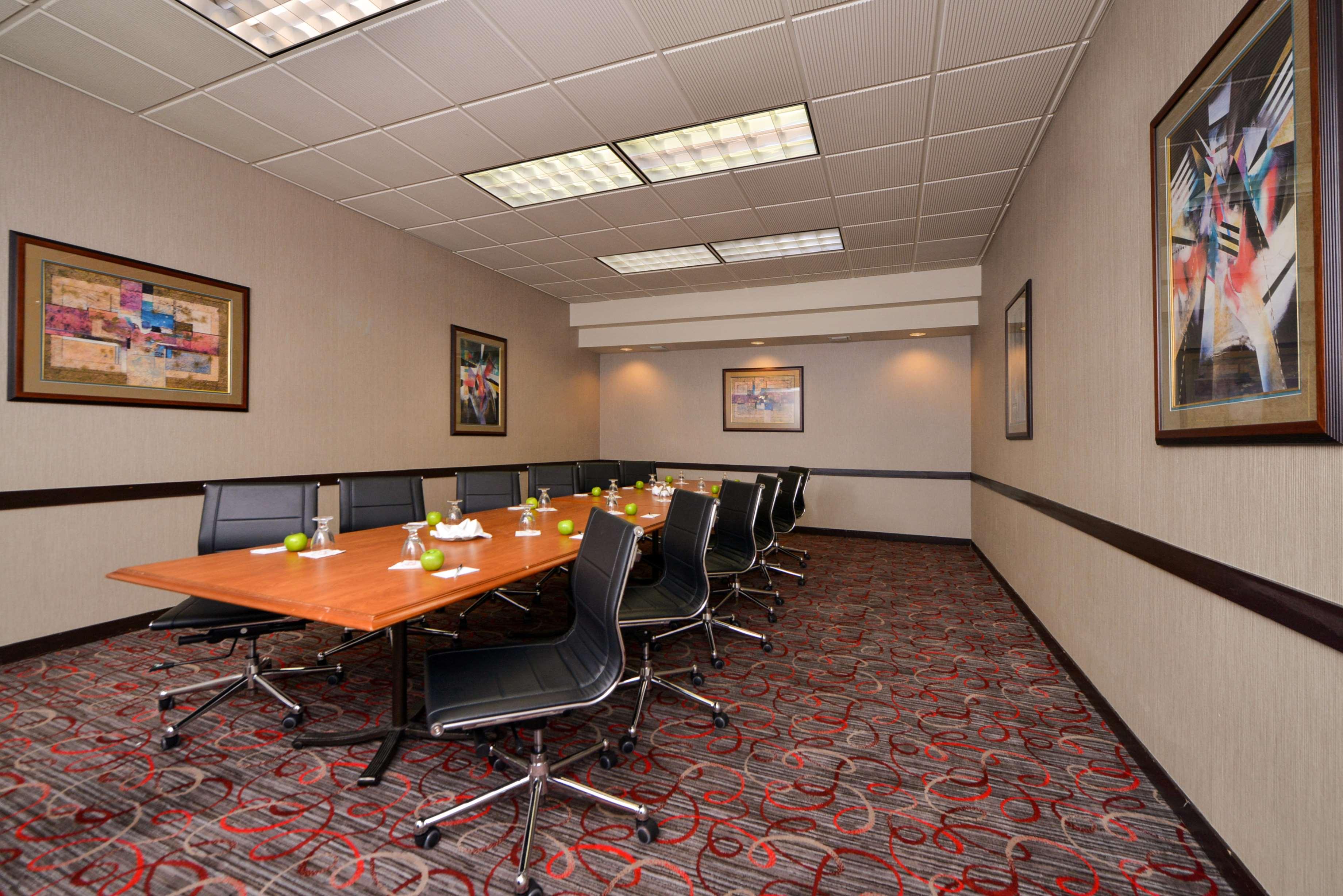 Radisson Hotel Madison 32/43