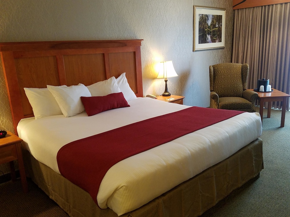 Best Western Plus Rivershore Hotel 9/28