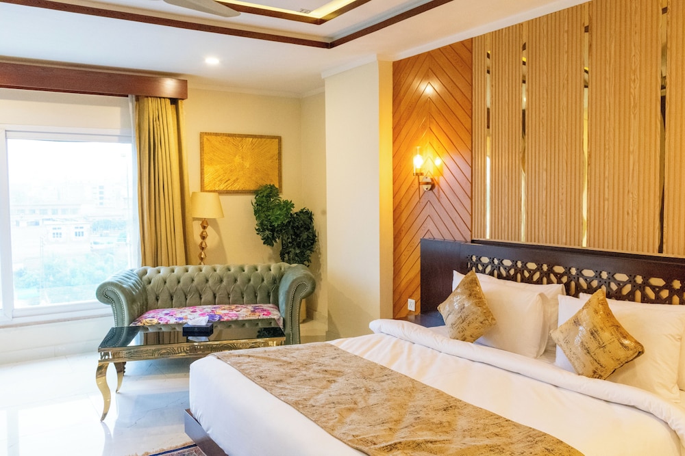 Hotel Tourmaline 19/38
