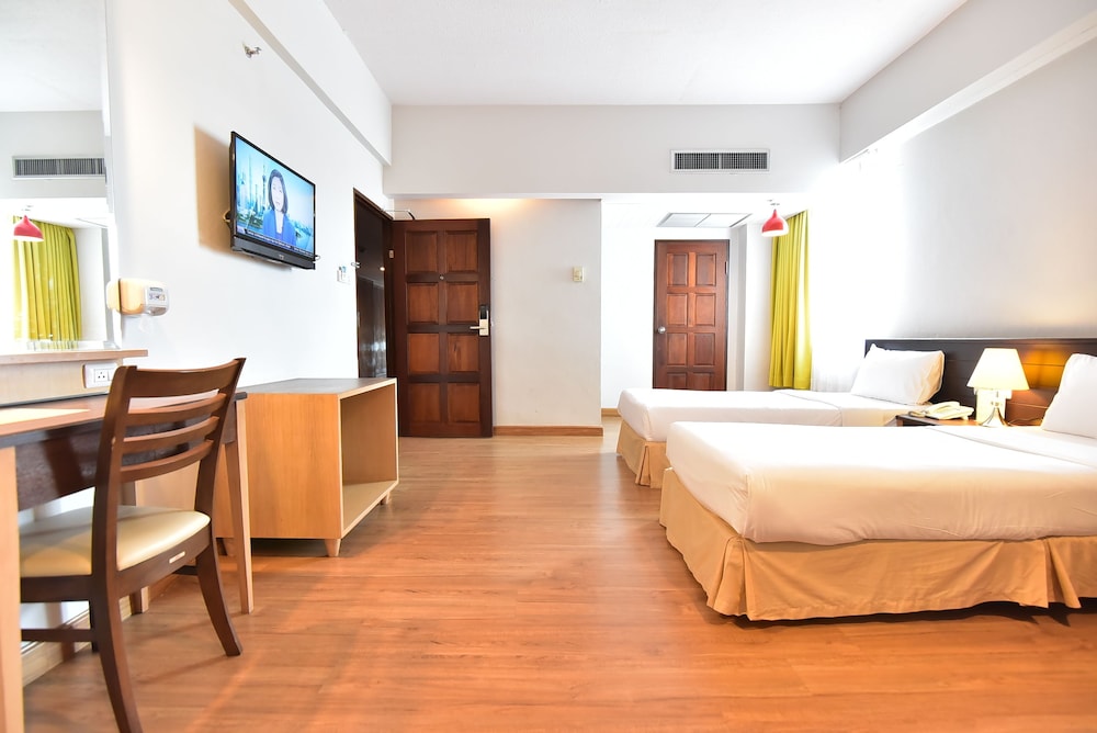 DELUXE, DOUBLE BED