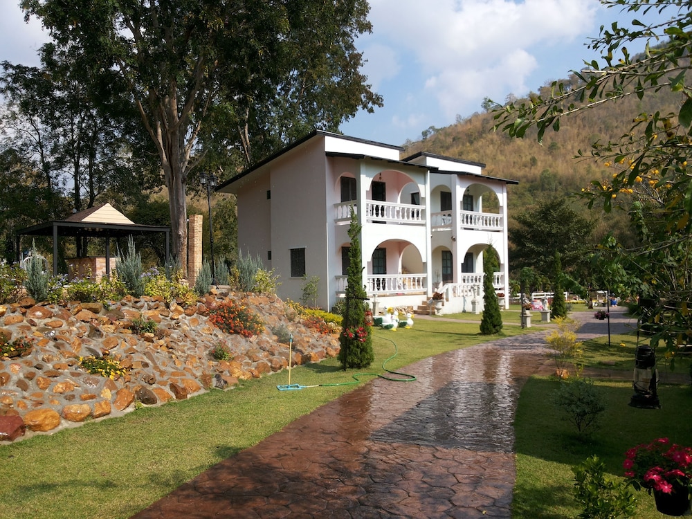 Stamp Hills Resort And Restaurant 61/71