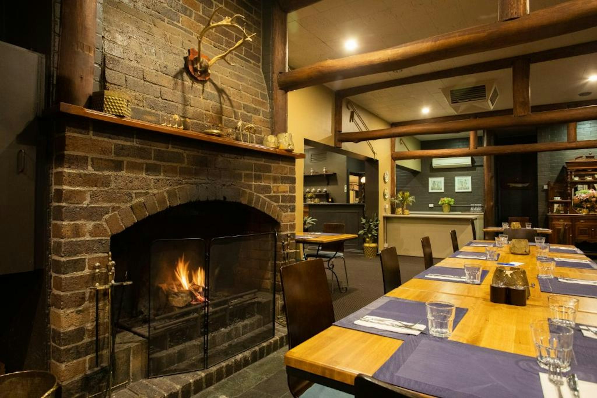 NEW ENGLAND MOTOR LODGE 12/17