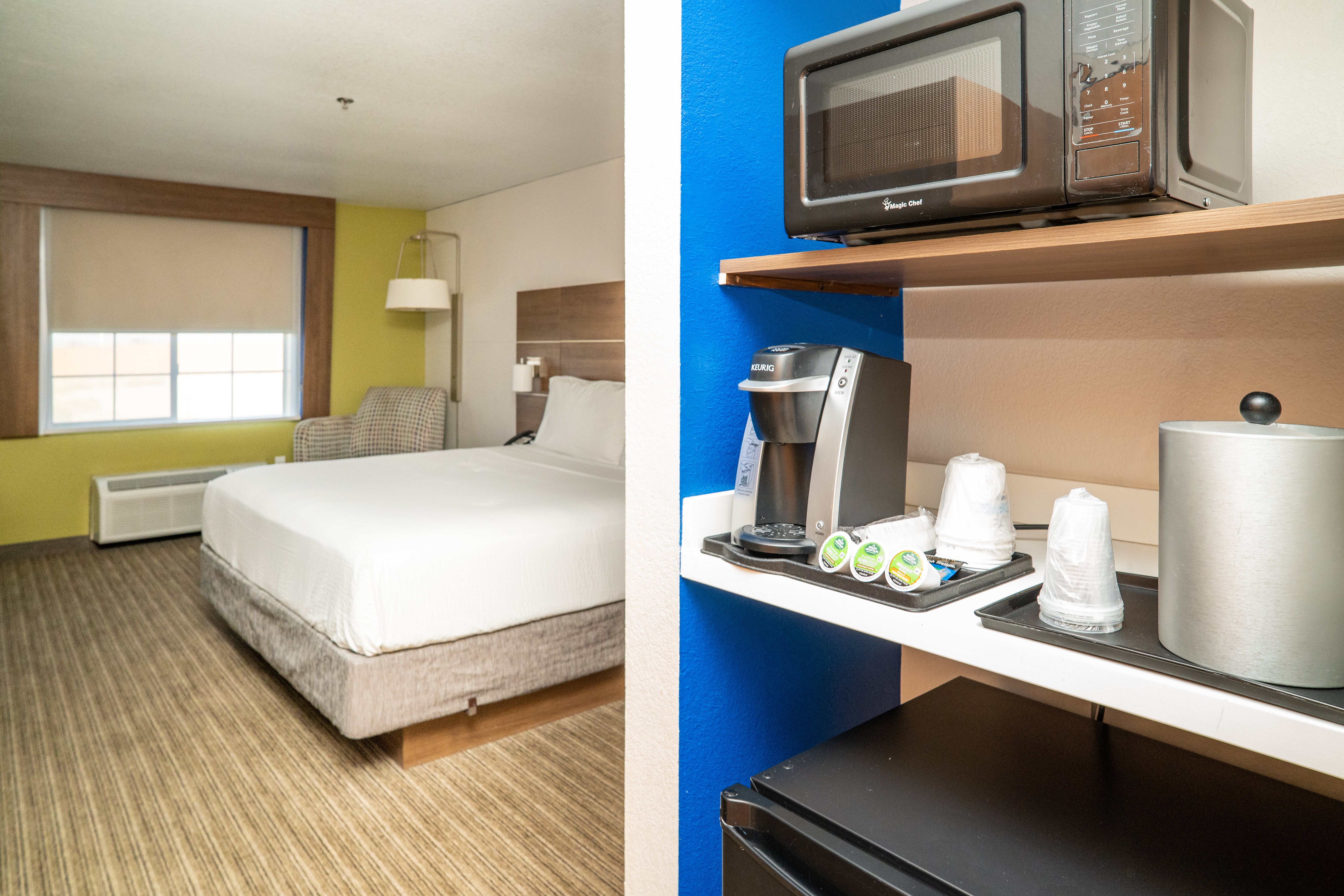 Holiday Inn Express Hotel & Suites Hesperia 27/56