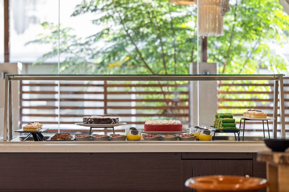 Cabana Blu Lifestyle Boutique Hotel & Suites 55/65