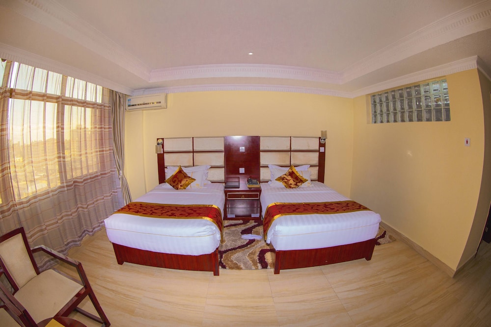 Tiffany Diamond Hotel Indira Gandhi Street 24/71