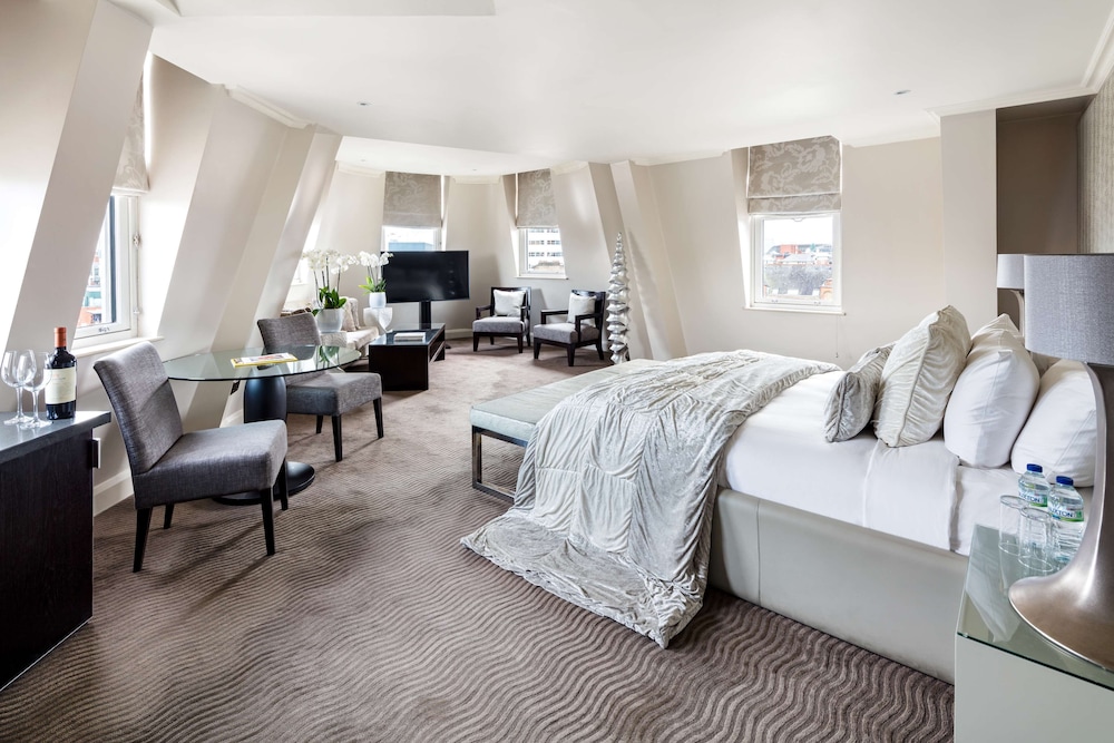 Radisson Blu Edwardian Mercer Street Hotel 24/71