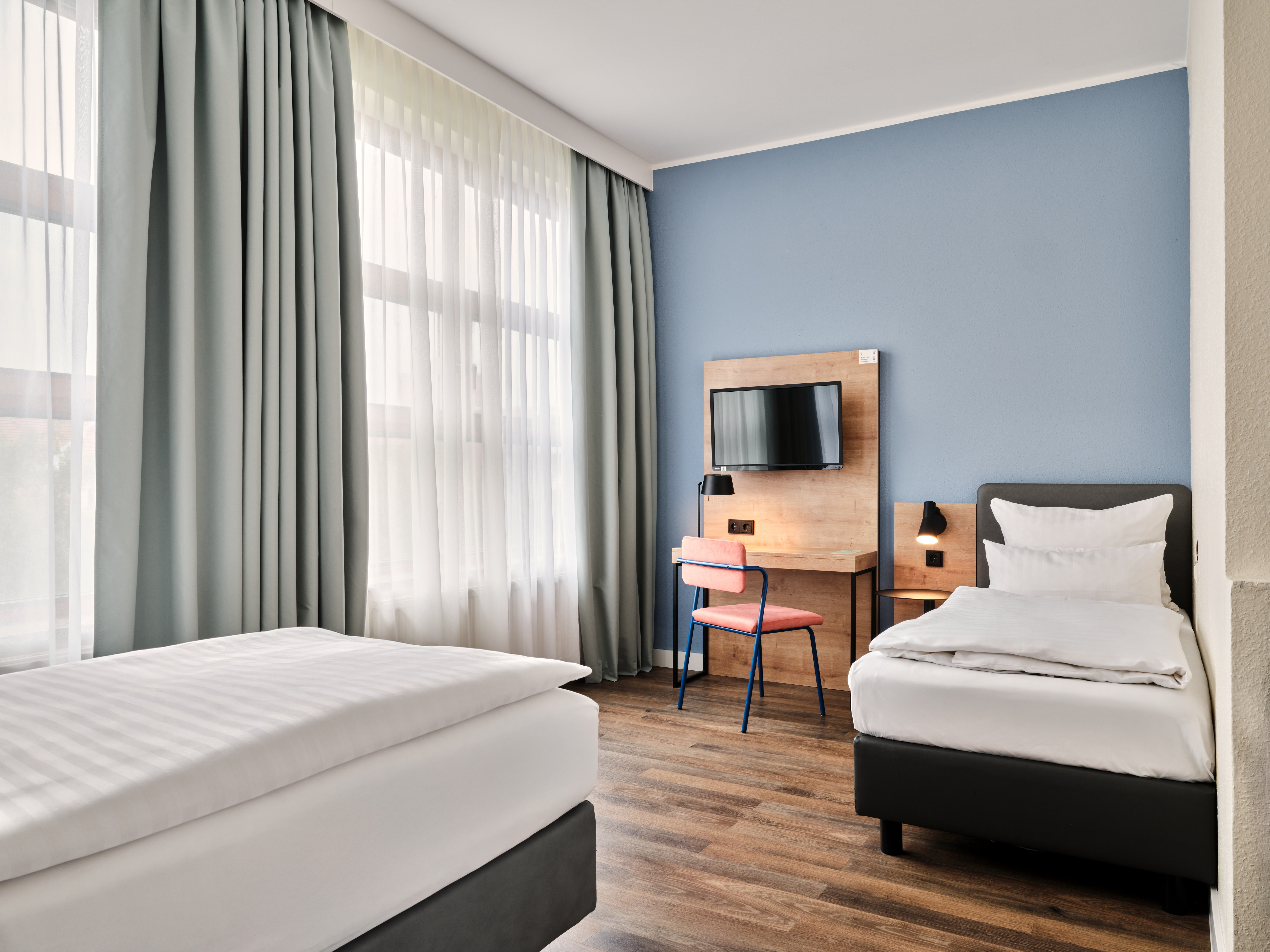 Standard, Twin Beds