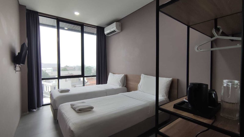 SUPERIOR, TWIN BEDS