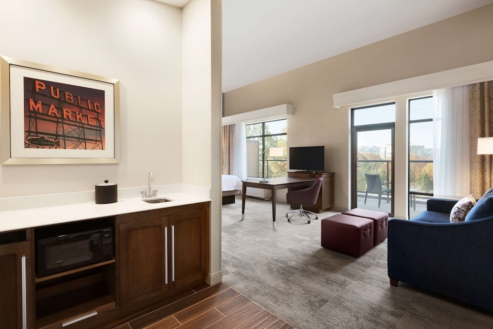 Hampton Inn Suites Seattle Renton 28/53
