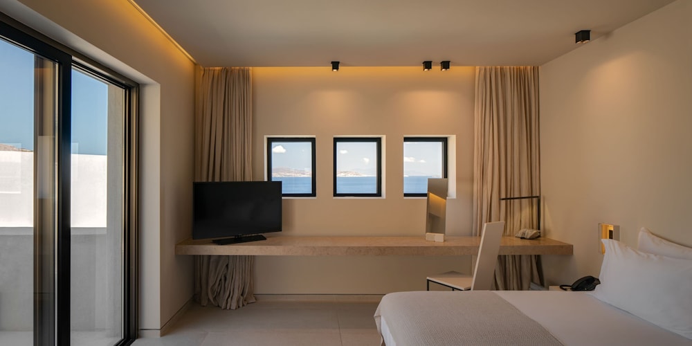1 Bedroom, Junior Suite, King Bed, Sea View, Plunge Pool