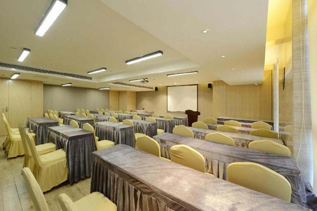Echarm Hotel (Guiyang Xiaohe Binfen Square) 46/49