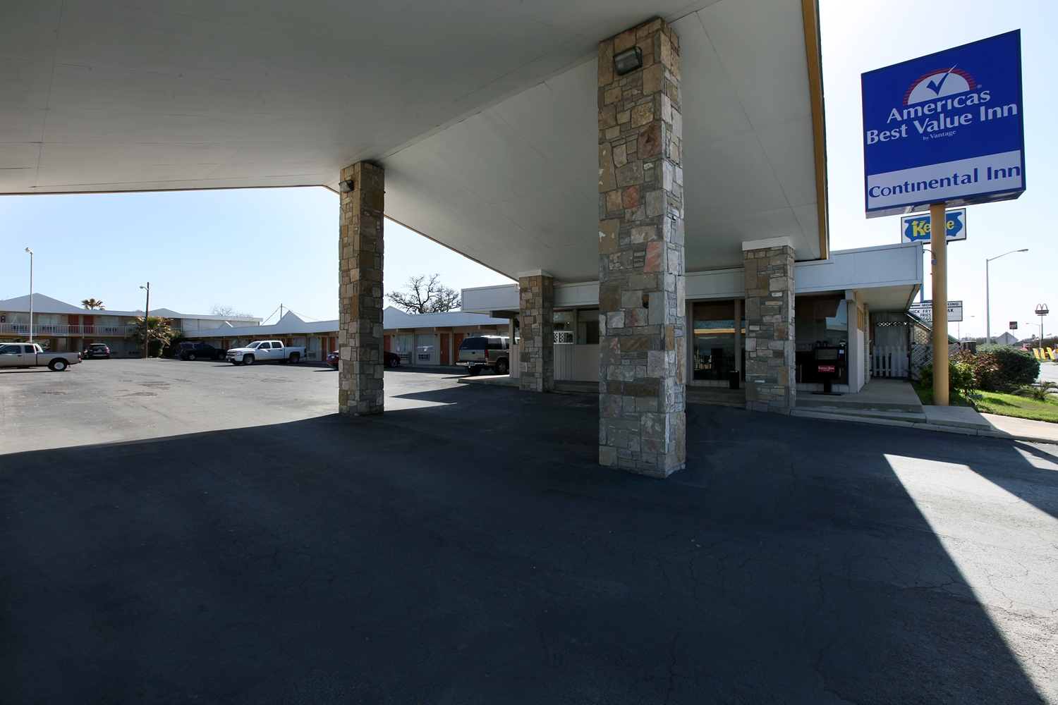 Americas Best Value Inn Uvalde 29/31
