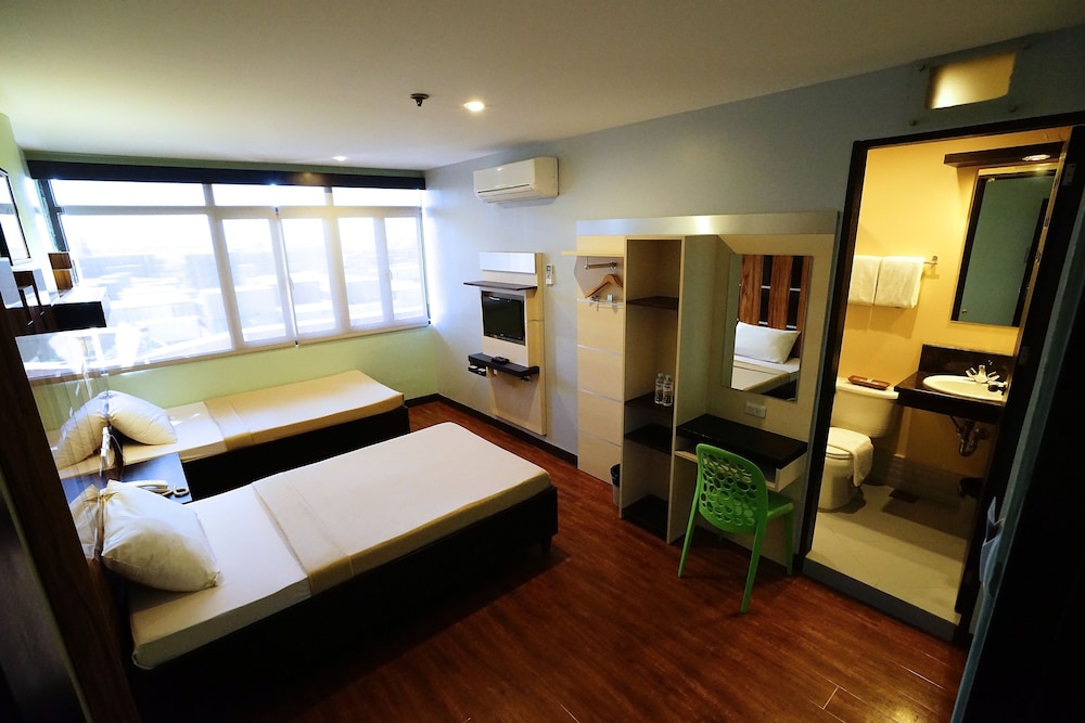 Sugbutel Family Hotel 10/50