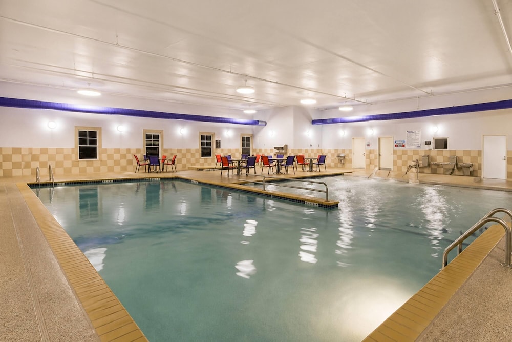 La Quinta Inn & Suites by Wyndham Fargo-Medical Center 32/60