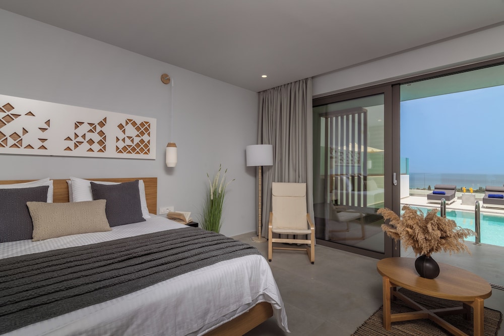 Deluxe, Suite, King Bed, Sea View, Sofa, Private Pool