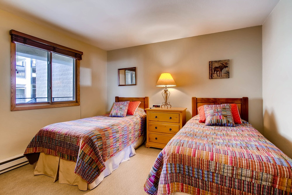 Plaza, 2 Bedrooms, 1 King and 1 Single Beds, 2 Bathrooms, Sofa