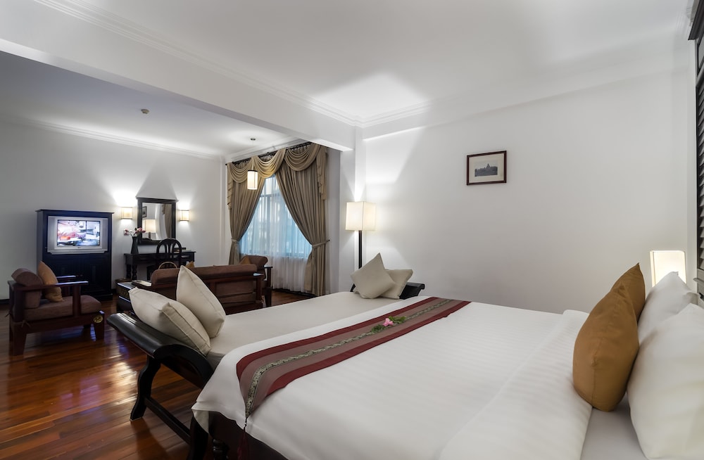 JUNIOR SUITE, STUDIO