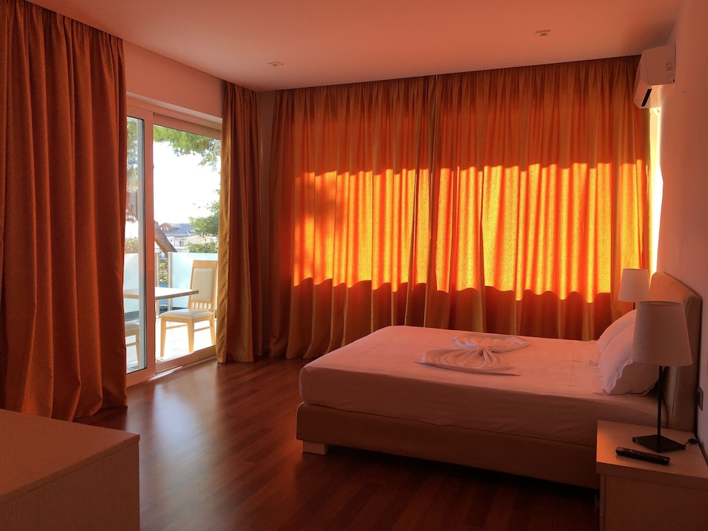 Nemesis Hotel 26/50