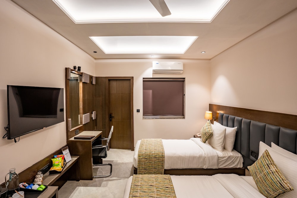 Regenta Place Raaj Agra 9/26