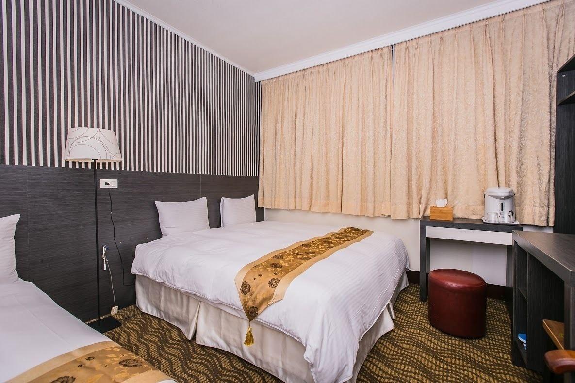 Hotel Queen 15/20