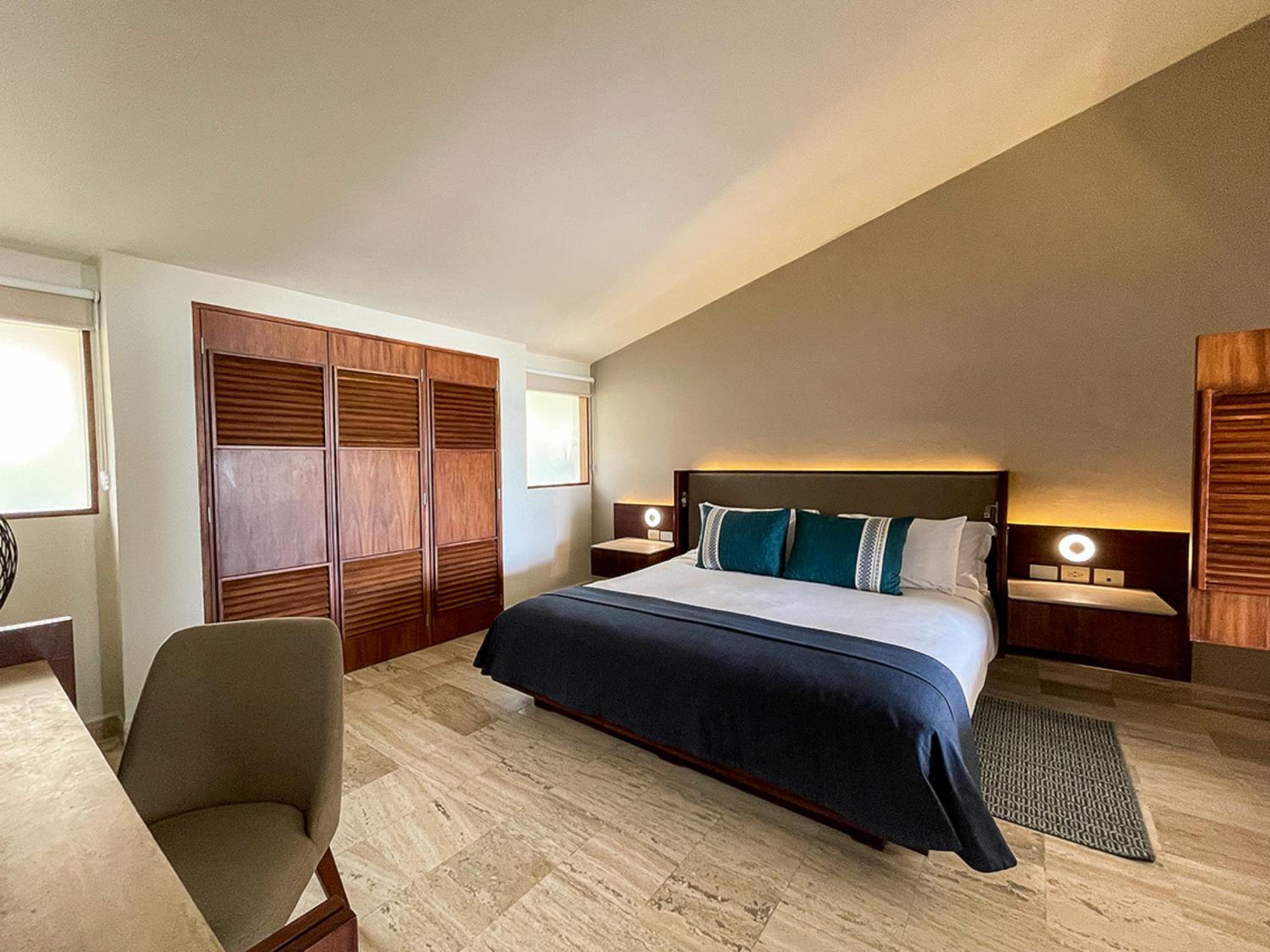Royal, Master, Suite, Hot Tub