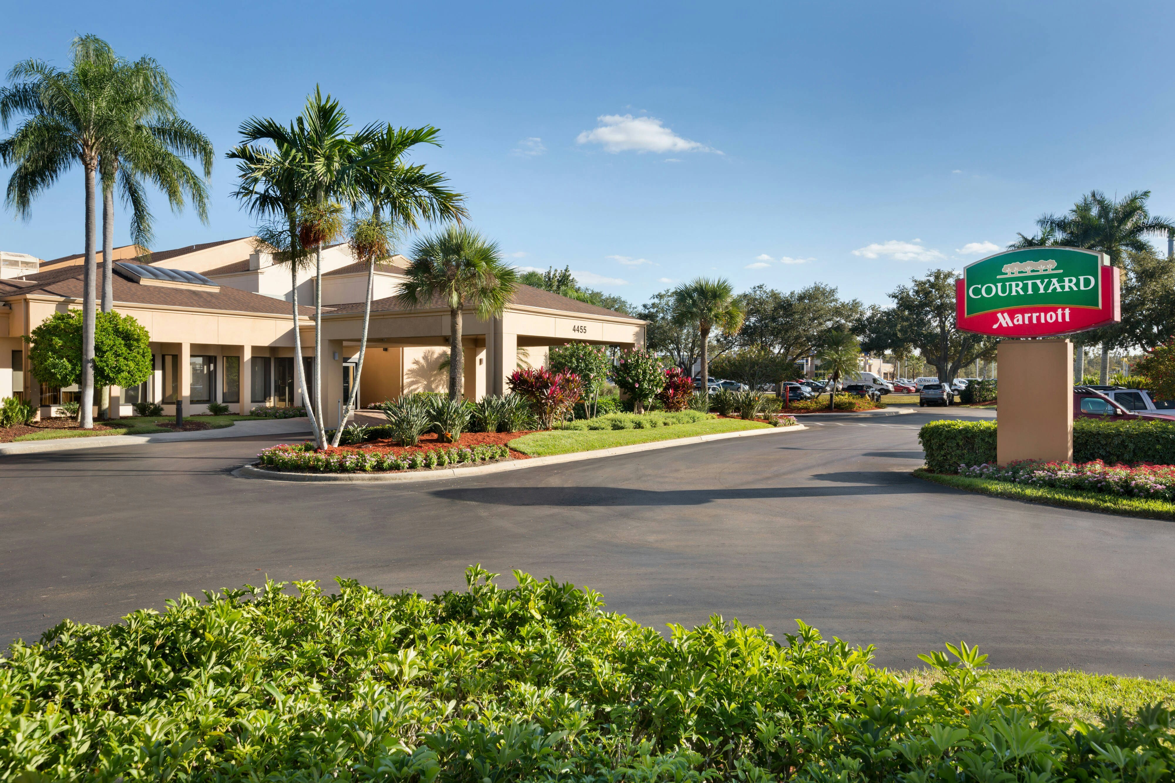 Courtyard by Marriott Fort Myers Cape Coral 19/23